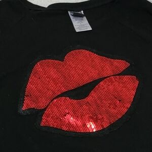 Stranded Black sweatshirt w/ sequin red lips, Size Med. Excellent condition 💋